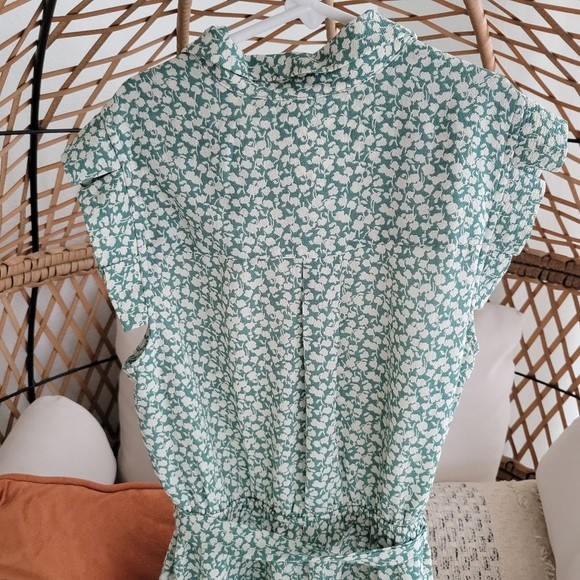 Spring dress - Picture 4 of 9